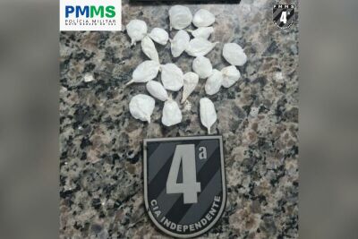 Imagem da notícia Jovem de 25 anos é preso pela PM tentando vender cocaína em Paraíso das Águas